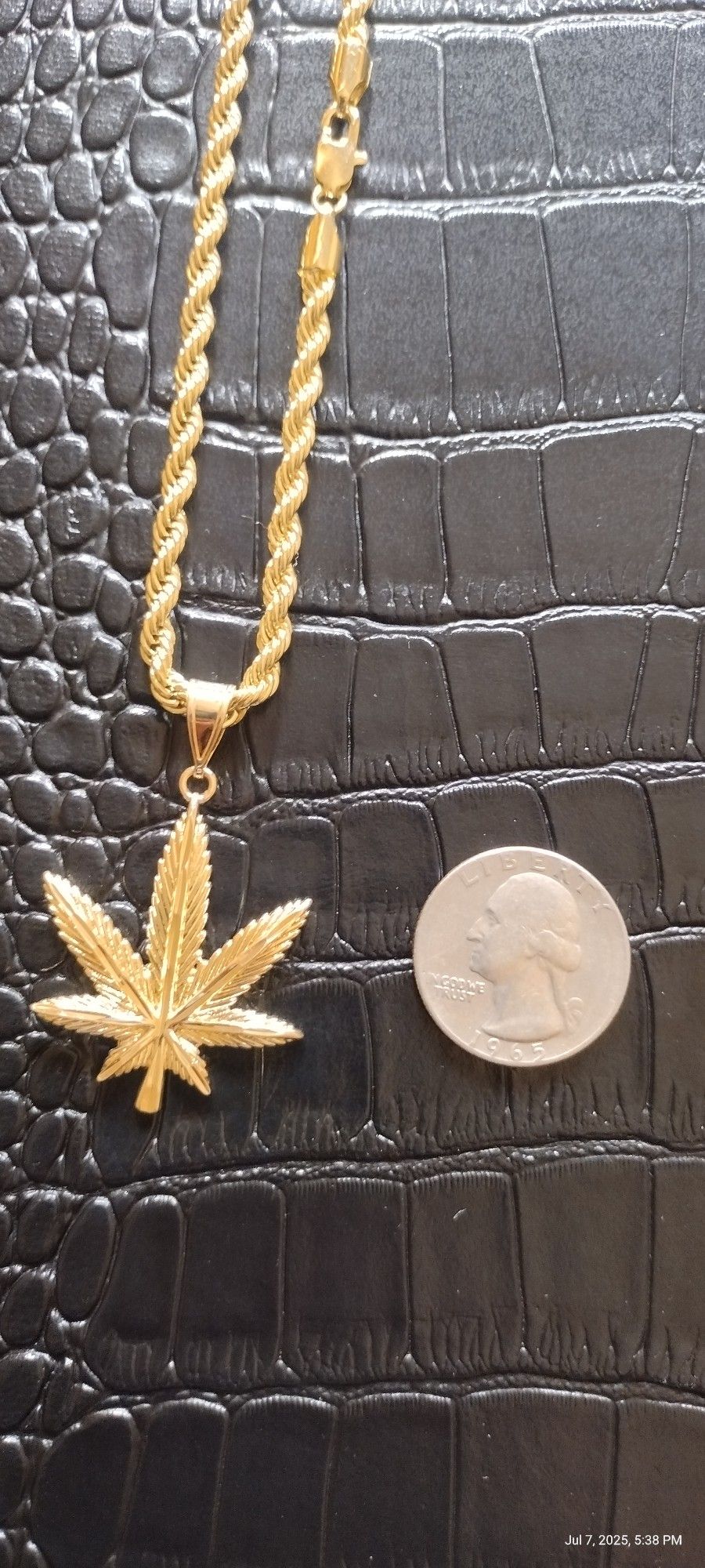Leaf Pendant And Chain Set