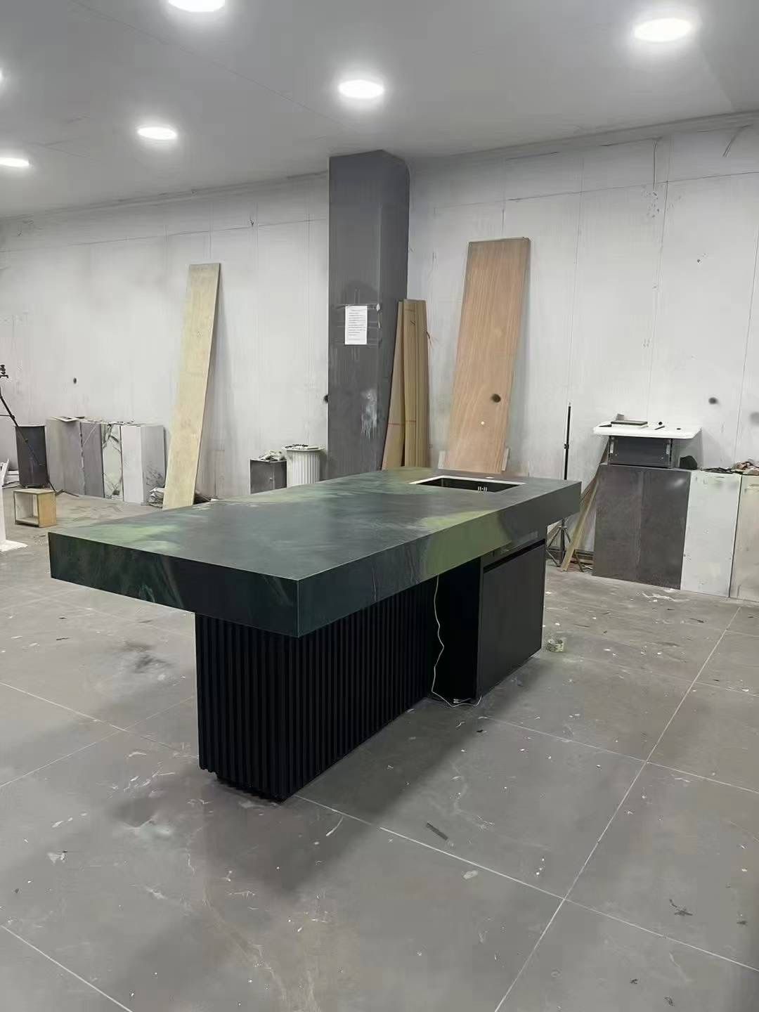 Customized Dinner Table Green Forest