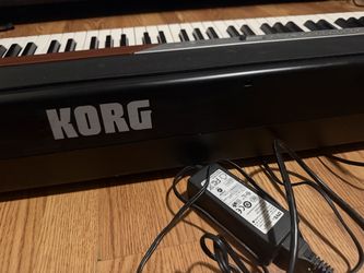Korg SP-250 88-Key Digital Home Piano, Built-in Speaker, MIDI Capability