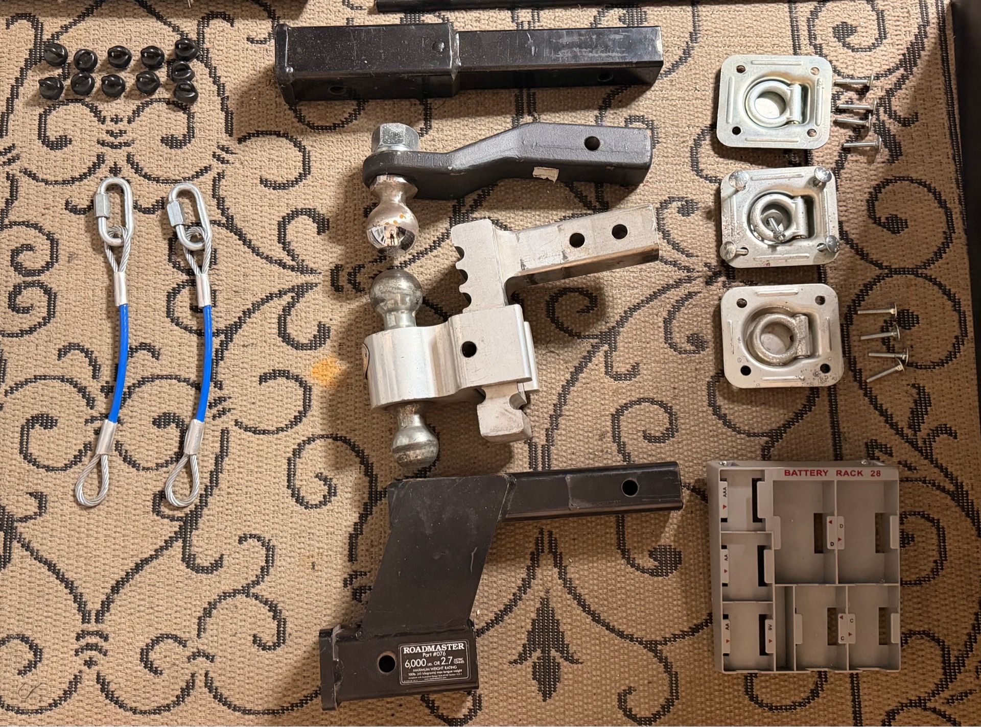 Assorted hitches (5-pc) & stuff