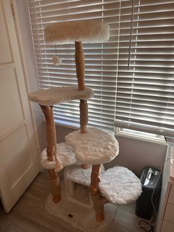 Large Natural Wood Cat Tree – White Plush Platforms