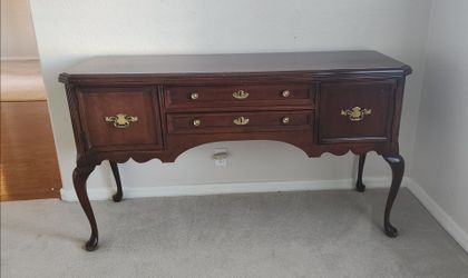 Vintage Queen Anne Mahogany Huntboard Sideboard / Buffet - 61"