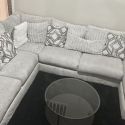 Beautiful Couch For Sale!