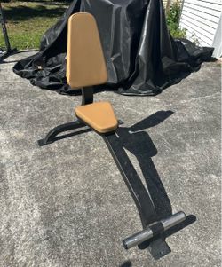 Short back seated bench