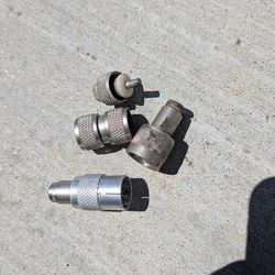 Antenna couplings connectors RF