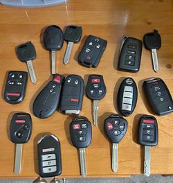 Llaves y controles keys and fobs cut and programmed Chevy Toyota Honda Dodge jeep Ford nissan infiniti