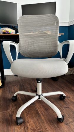 Modern Ergonomic Mesh Office Chair – Excellent Condition