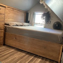 BEDROOM SET LIKE NEW