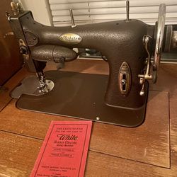 Beautiful Vintage Sewing Machine