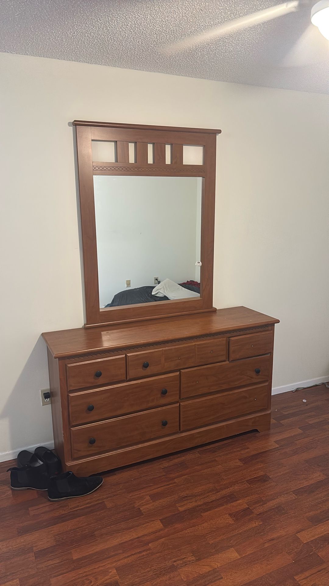 dresser with mirror