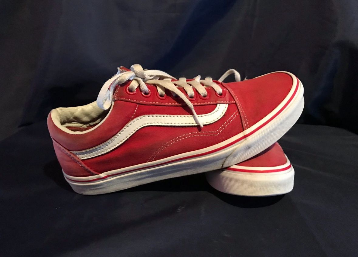 Red heal Vans Mens size 8 skate sneakers