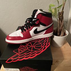 Size 10.5 - Jordan 1 Retro High Chicago 2013 NEW DS!!!
