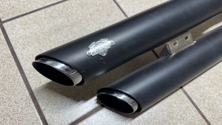 Vance&Hines Exhaust System - Harley Davidson Softail: Low Rider, Street Bob, Breakout, Fatboy, Slim