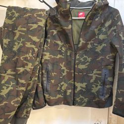 Boys XL Nike Tech Sweatsuit