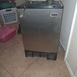 Wynter MINI Fridge
