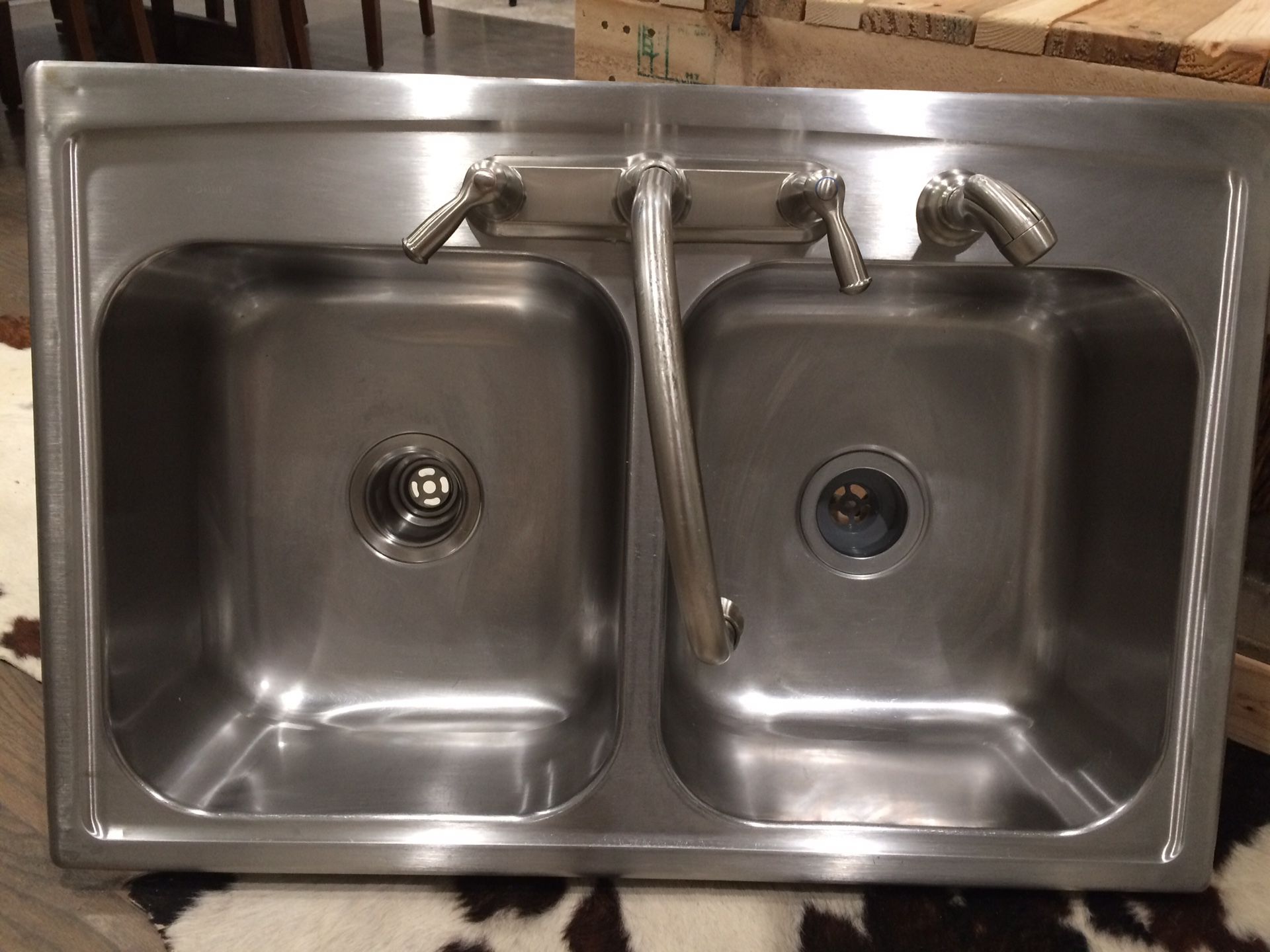 STAINLESS STEAL KITCHEN SINK WITH FAUCET (SINK B)