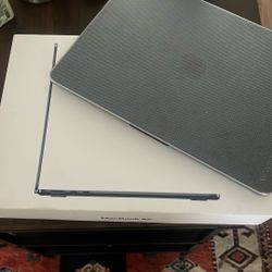 Apple - MacBook Air 13-inch Laptop - Apple M4 chip Built for Apple Intelligence - 8GB Memory - 256GB SSD - Midnight