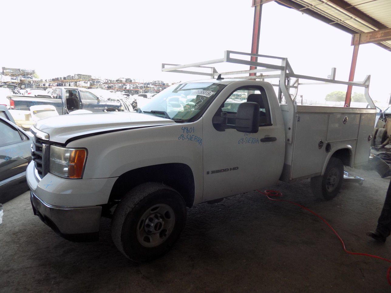 2008 GMC Sierra 2500 6.0L (PARTING OUT)