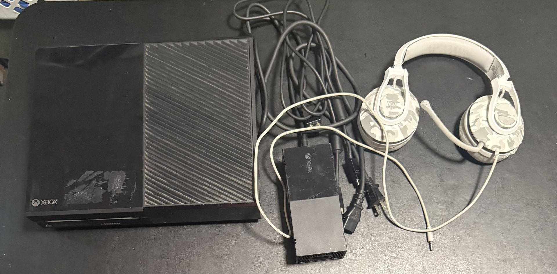 Xbox One 365 GB With Headset $50 Firm