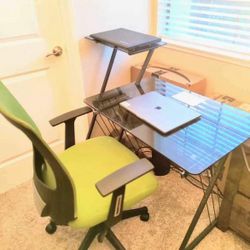 Computer Desk And Chair - Smoke/pet Free Home
