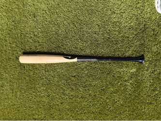 Uncracked Professional Baseball Bats
