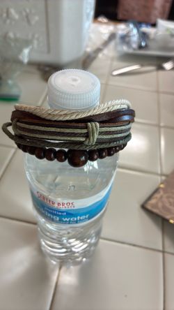 Pull Tie bracelet