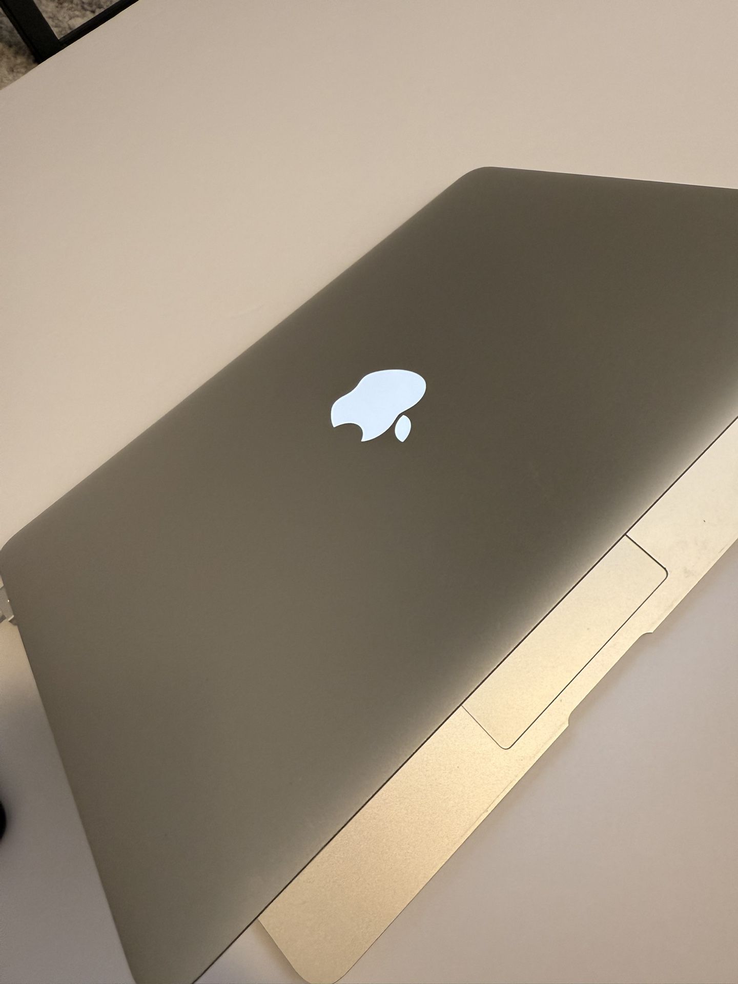 MacBook Air 13” Early 2015