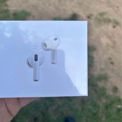 AirPods Pro 3s with active noice cancellation