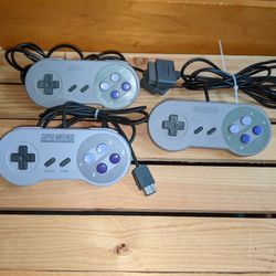 Lot of 3 Super Nintendo SNES  Control Pad