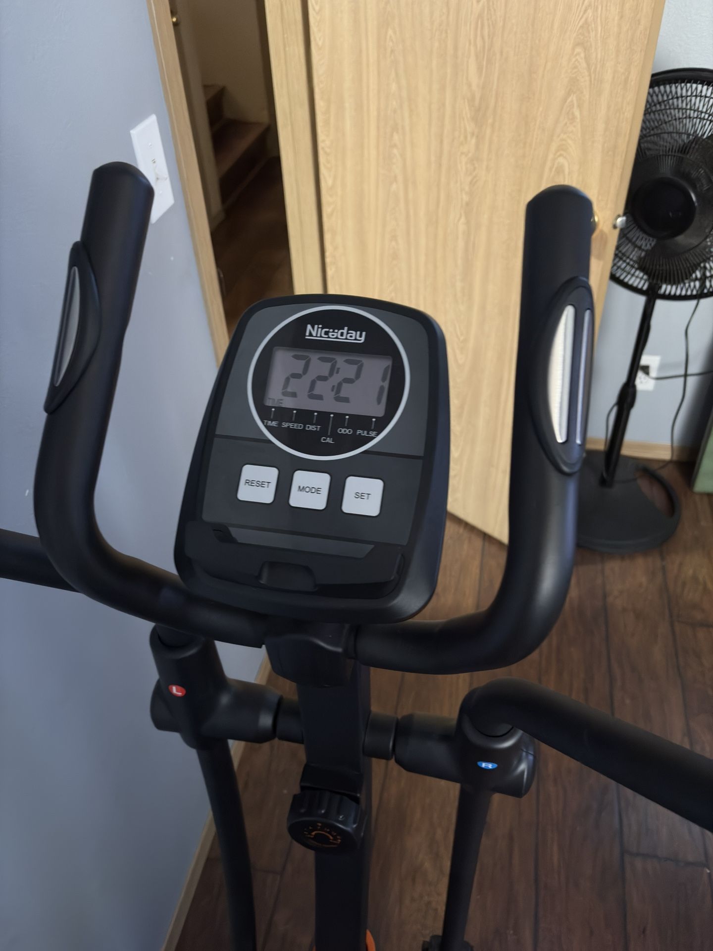 Niceday Elliptical Machine, Elliptical Exercise Machine for Home with Hyper-Quiet Magnetic Driving System, Elliptical Trainer with 15.5IN-18IN Stride,