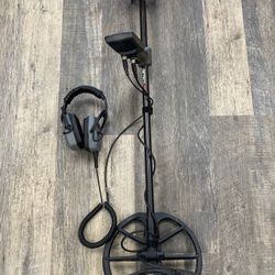 Minelab Equinox 800 Metal Detector with EQX 11” Double-D Waterproof Coil