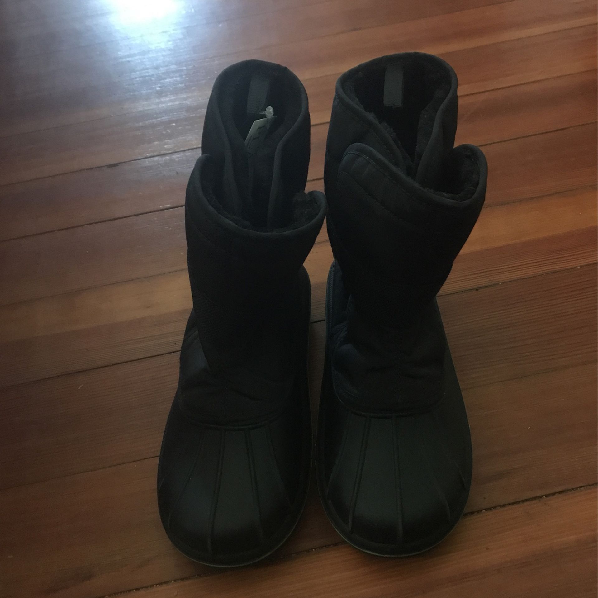 New Never Used Size 2 Snow Boots $15 OBO