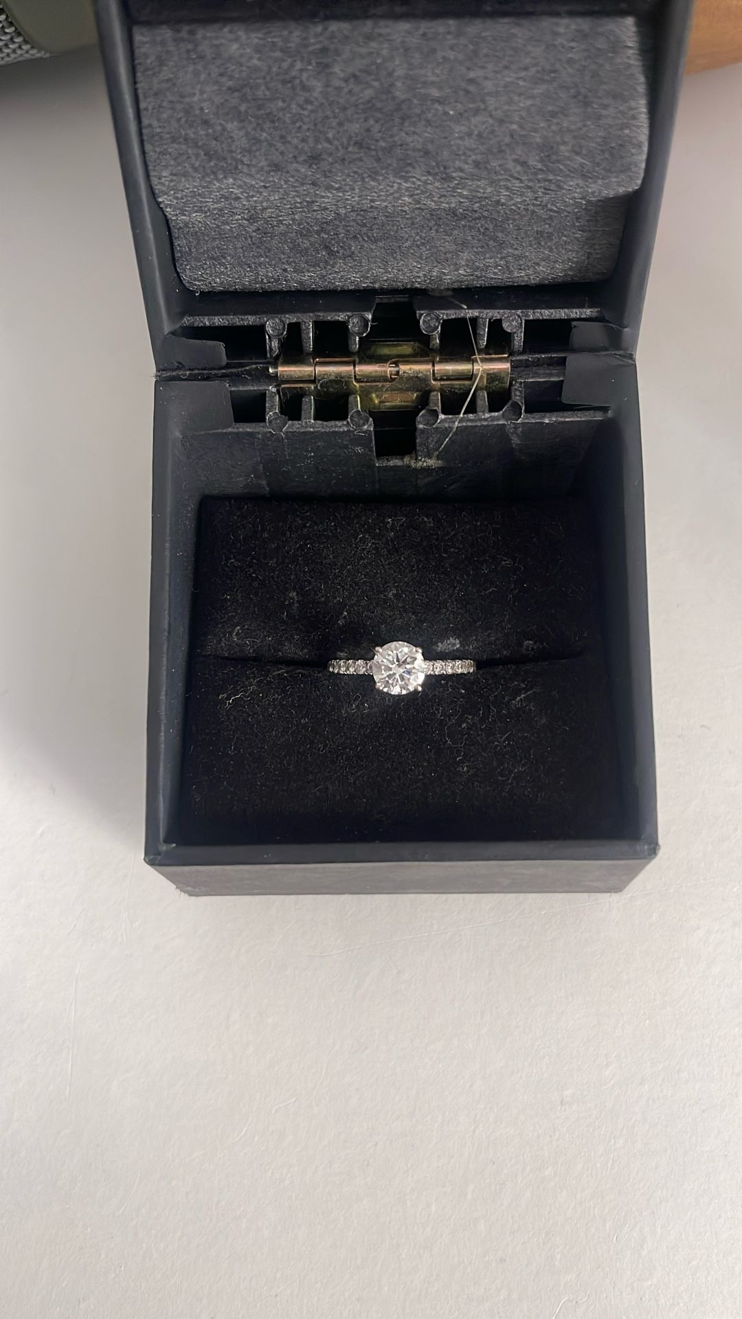 Diamond CENTER CUT RING