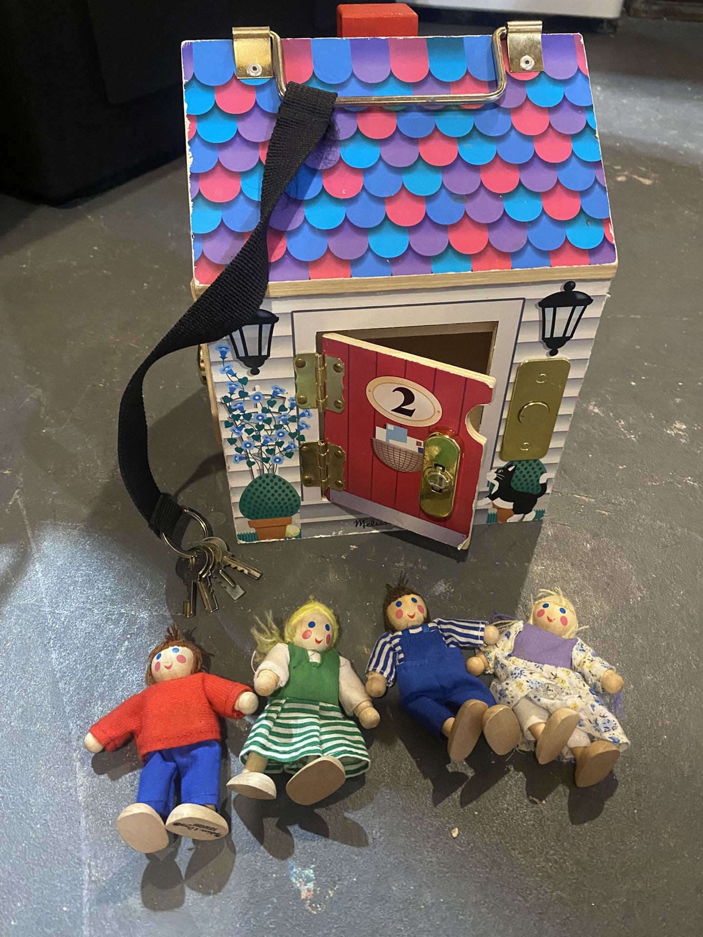 Melissa & Doug Lock And Key Doll House