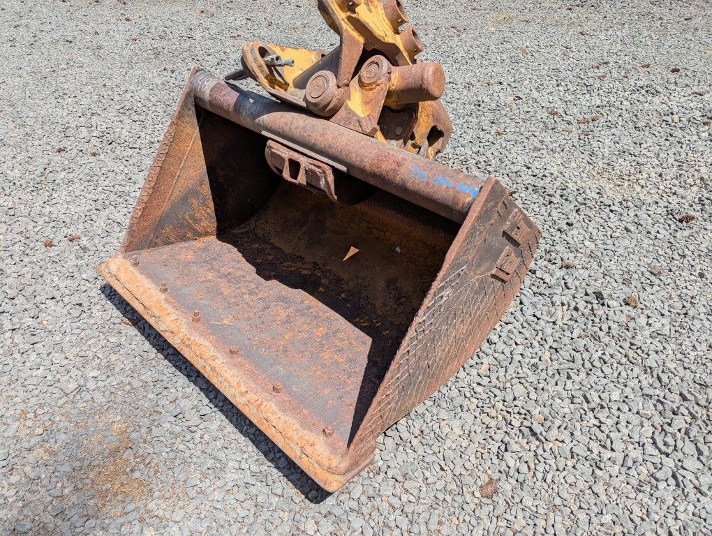 48" Clean Out Bucket with Tilt Quick Coupler