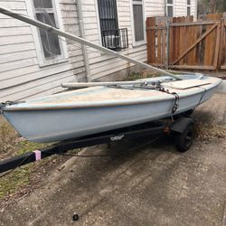 Catalina Yacht Cyclone Sail Boat w/ Trailer