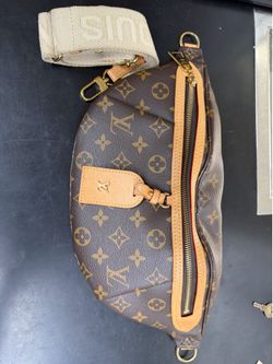 LV HIGH RISE BUMBAG M46784