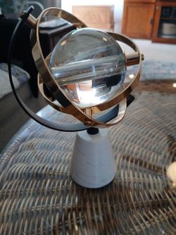 Glass crystal thingy