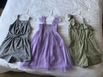 Girl Dresses/Rompers Size 8 (Medium)