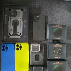 iPhone 16 Pro Max (256GB) Unlocked/Bundle