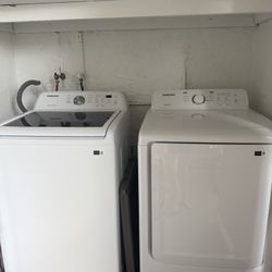 Washer And Dryer / Lavadora Y Secadora 