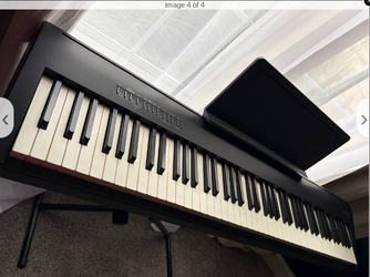 Roland FP-30X Digital Piano – Excellent Condition with Stand & Pedals