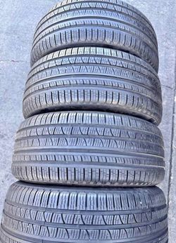 285/45/20 pirelli vendo un set de llantas usadas excelente condiciones de vida las 4 ✅🤩I am selling a set of used tires, all 4 in excellent living co