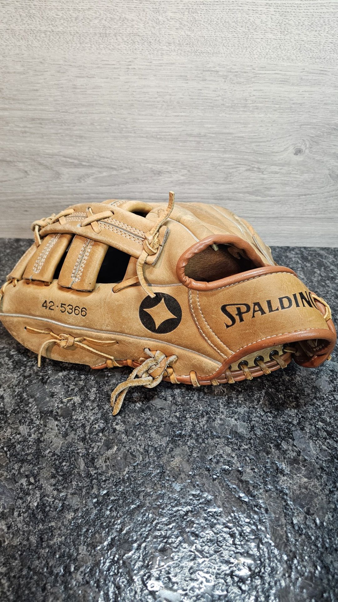 Spalding "Classic" 12" Softball Glove, Left Hand Throw