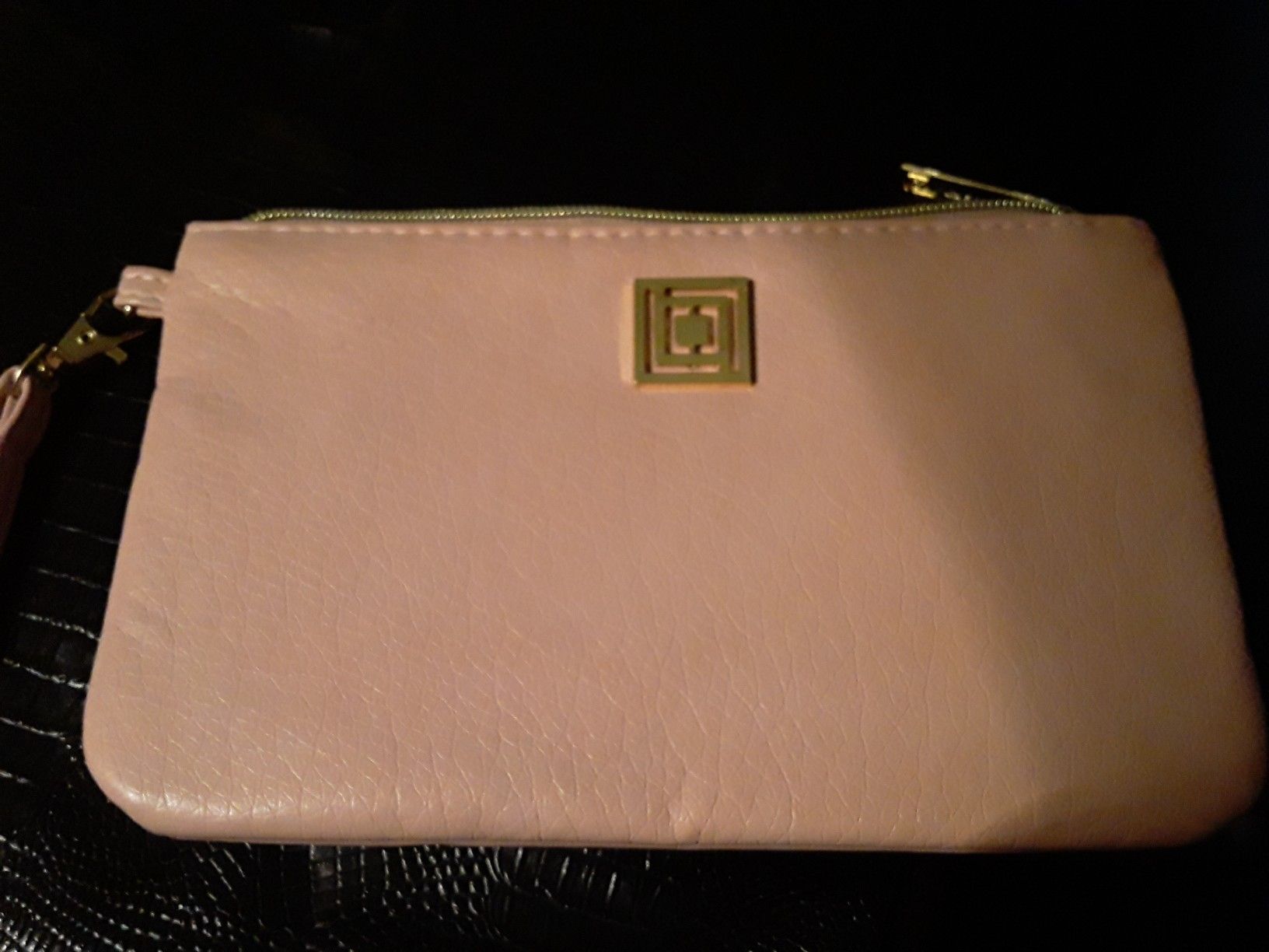 Liz Claiborne wristlet