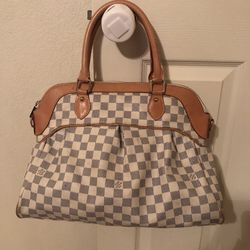 LV Pretty Bag