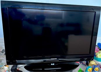 Toshiba 32-inch 720p LCD TV
