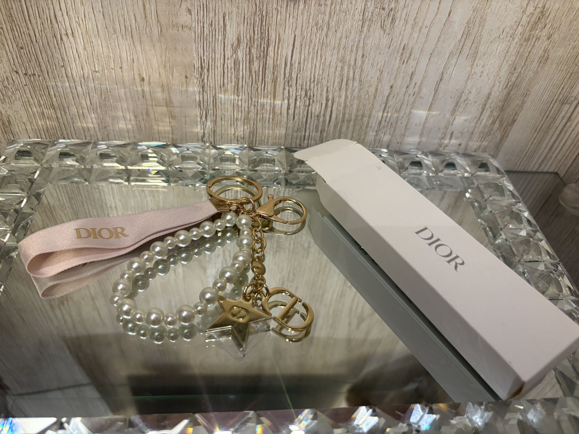 Beautiful Pearl And Golden Accents Key Chain 