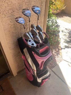 Women’s golf club set with a Callaway golf bag