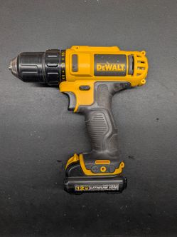 DEWALT 12V 3/8" Cordless Drill Driver DCD710 + 1 Battery included